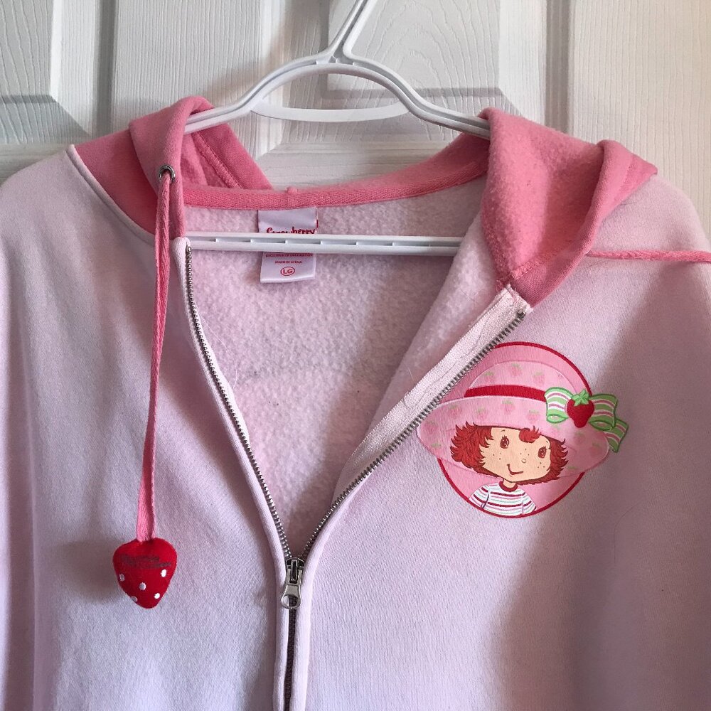 Strawberry Shortcake Hoodie LG Hot Topic - Picture 2 of 11